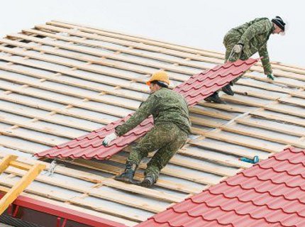 Укладка листов металлочерепицы