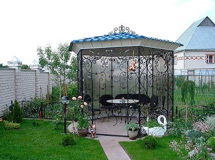 Железная беседка 