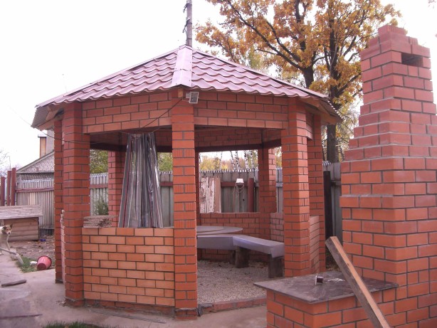 Беседка из кирпича своими руками